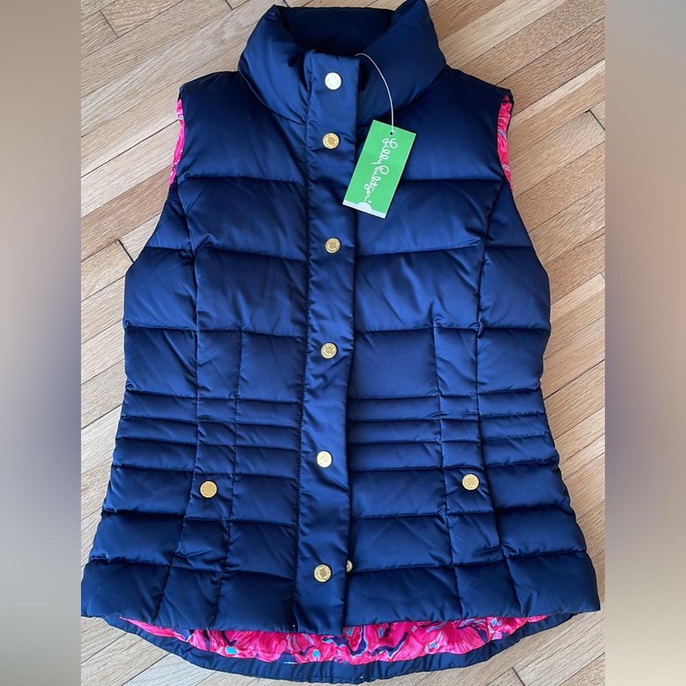 NWT Lilly Pulitzer Isabelle Vest in Navy. Size small.